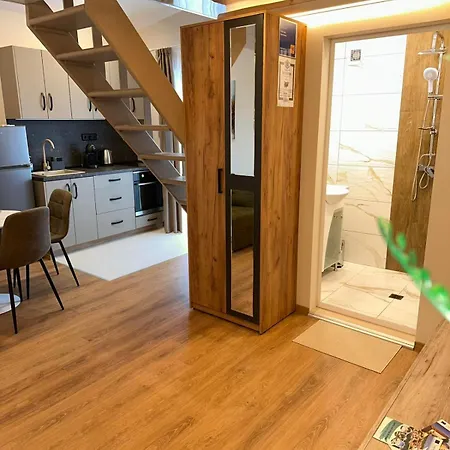 First Line 2 بالشيك